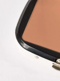 ILGE -Endro Cosmetiques UG ILGE Close TANNED 02 RGB L1 988x1319px 1d689a40 62a2 46db 9dd8 defa115824b0