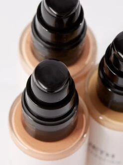 LIETH -Endro Cosmetiques UG LIETH Closeup 01 L1