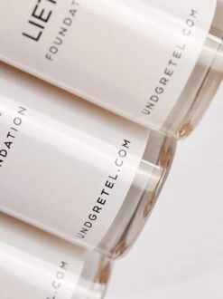 LIETH -Endro Cosmetiques UG LIETH Closeup 02 L1