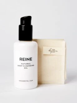REINE Cleansing Set -Endro Cosmetiques UG REINE Tuch 02 L1 2748x3668 2cc56596 f6c5 4bec 853d e968bba0ad9e