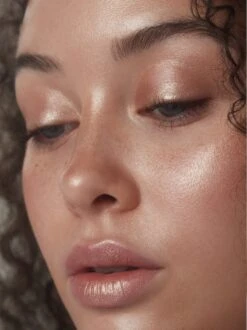 VLITTER 23 VLITTER -Endro Cosmetiques UG VLITTER Model WARM SUN 988x1319 03