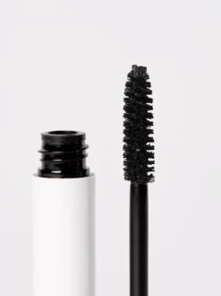 WINT -Endro Cosmetiques UG WINT Close 02 L1