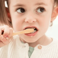 Endro Cosmetiques -Endro Cosmetiques brosse a dents en bois enfant endro cosmetiques brosse a dents en bois 566450 1